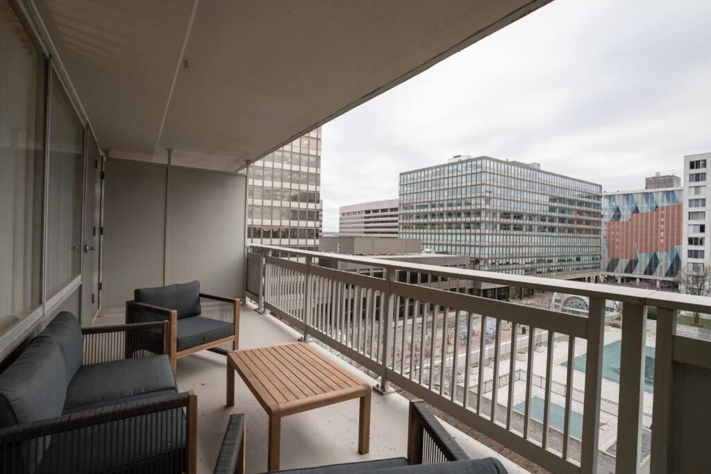 Elegant Apartment W Views At Crystal City Arlington Ngoại thất bức ảnh