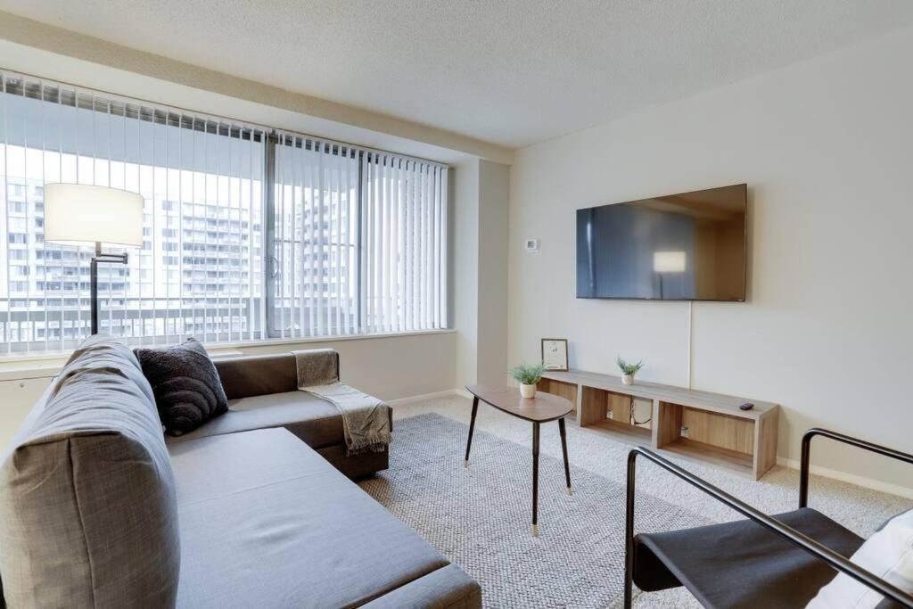 Elegant Apartment W Views At Crystal City Arlington Ngoại thất bức ảnh