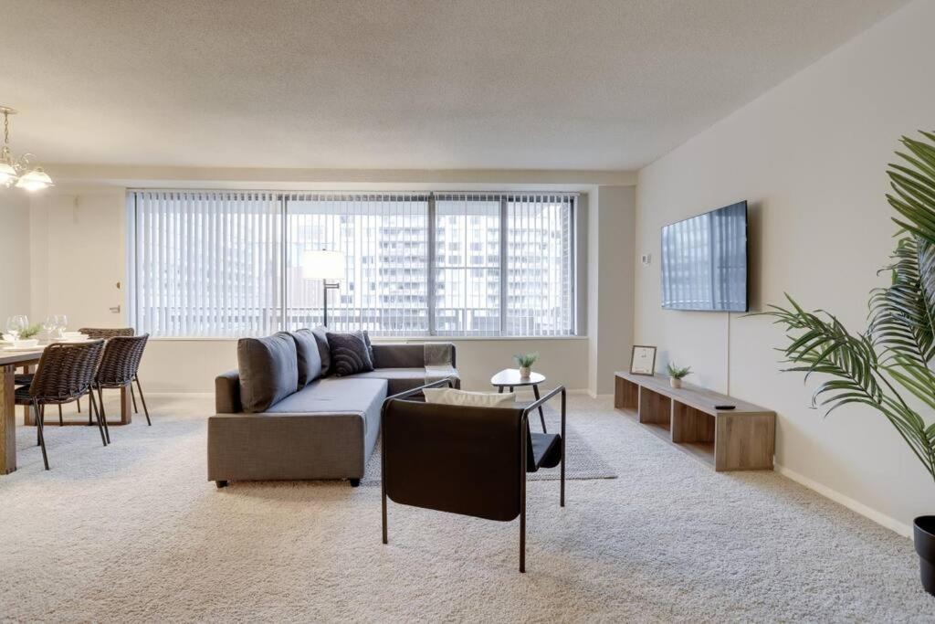 Elegant Apartment W Views At Crystal City Arlington Ngoại thất bức ảnh